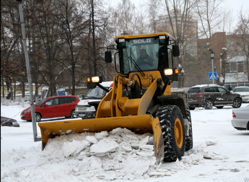 Аренда трактора для уборки снега в Тюмени от ПроМусор – цена от 1021 руб., быстро и недорого